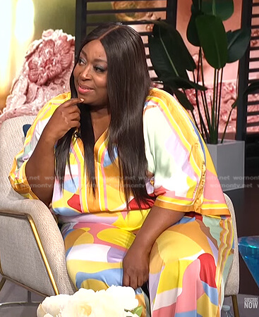 Loni's multicolor print top and pants on E! News Daily Pop