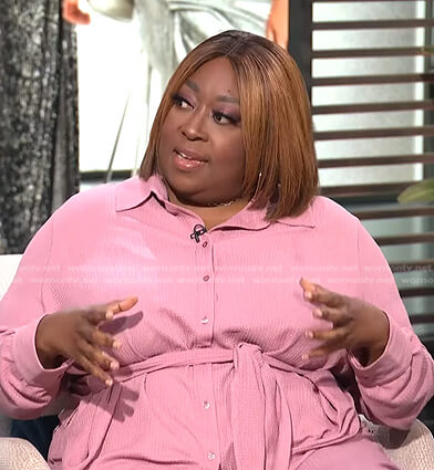 Loni’s pink tie waist shirt and pants on E! News Daily Pop