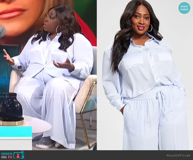 WornOnTV: Loni’s blue blouse and wide leg pants on E! News Daily Pop ...