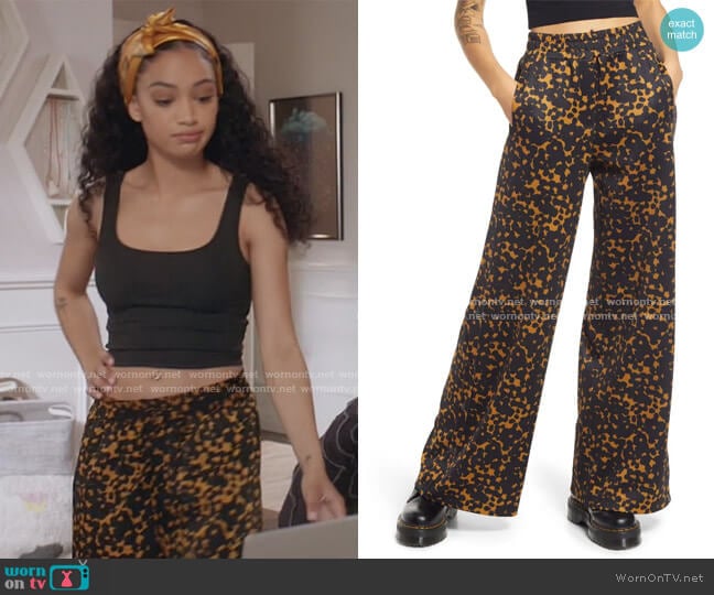 Cristina Martinez Wide Leg Track Pants by Nordstrom worn by Olivia Baker (Samantha Logan) on All American