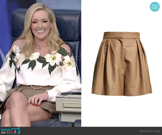 Pleated Wide-Leg Shorts by Oscar de la Renta worn by Jane Krakowski on Live with Kelly and Ryan