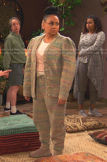 Raven’s striped puff sleeve cardigan and pants on Ravens Home