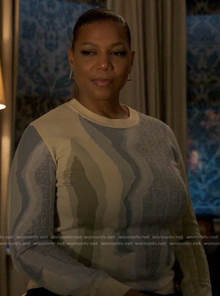 Robyn's light blue printed sweater on The Equalizer