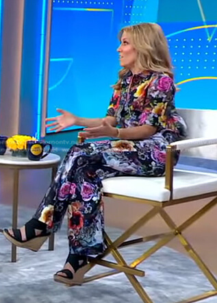 Sheryl Crow's black floral shirt and pants on Good Morning America