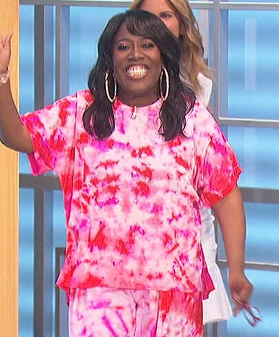 Sheryl's pink tie dye top and pants on The Talk