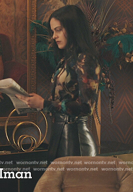 Veronica’s black leather skirt on Riverdale