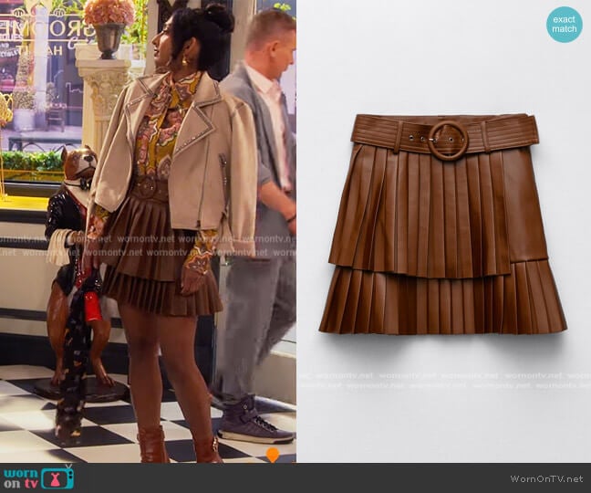 Faux Leather Pleated Skirt by Zara worn by Menik Gooneratne on Side Hustle