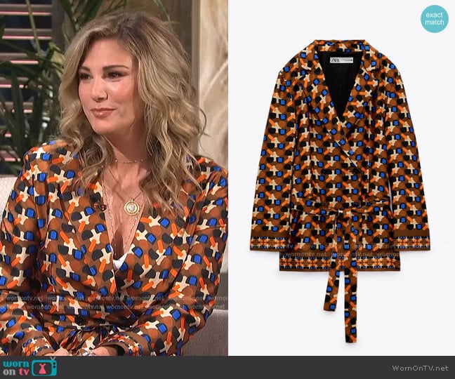 Printed Blazer with Belt by Zara worn by Daisy Fuentes on E! News Daily Pop