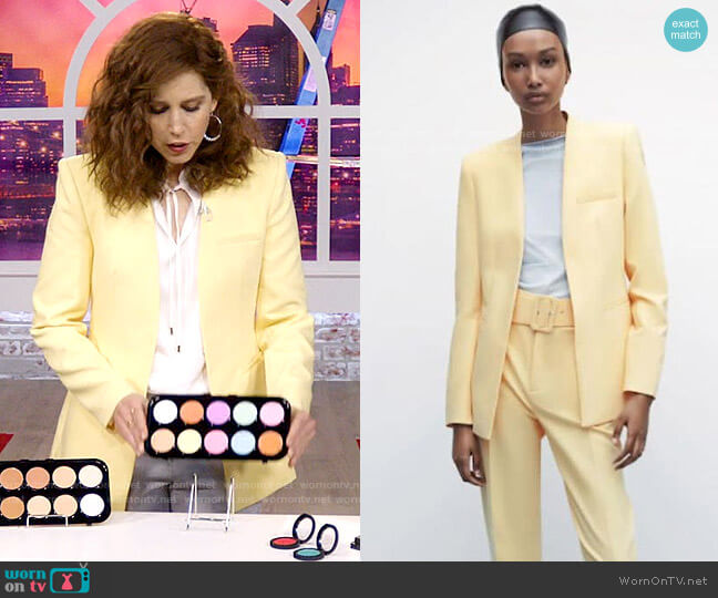 Zara Inverted Lapel Long Blazer in Yellow worn by Joanna Gold (Vanessa Bayer) on I Love That For You