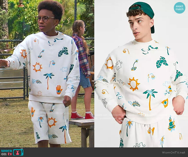 Oversized Sweatshirt in White with All Over Prints by Asos worn by Noah Lambert (Israel Johnson) on Bunkd