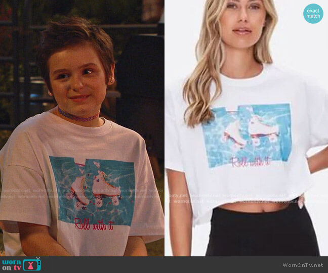 Moxi Skates Graphic Tee by Forever 21 worn by Winnie Webber (Shiloh Verrico) on Bunkd