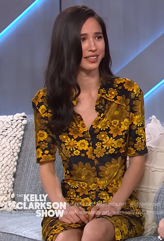 Kelsey Asbille’s yellow floral shirtdress on The Kelly Clarkson Show
