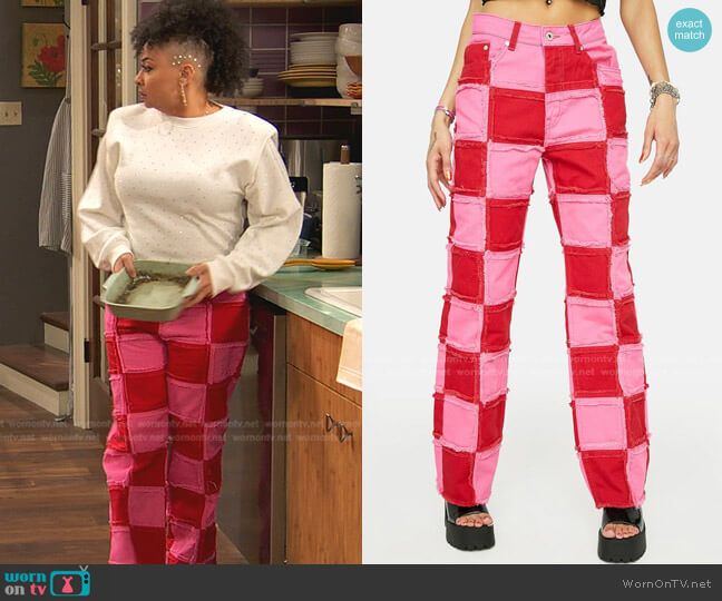 Muse Checkered Jeans in Pink by The Ragged Priest worn by Raven Baxter (Raven-Symoné) on Ravens Home