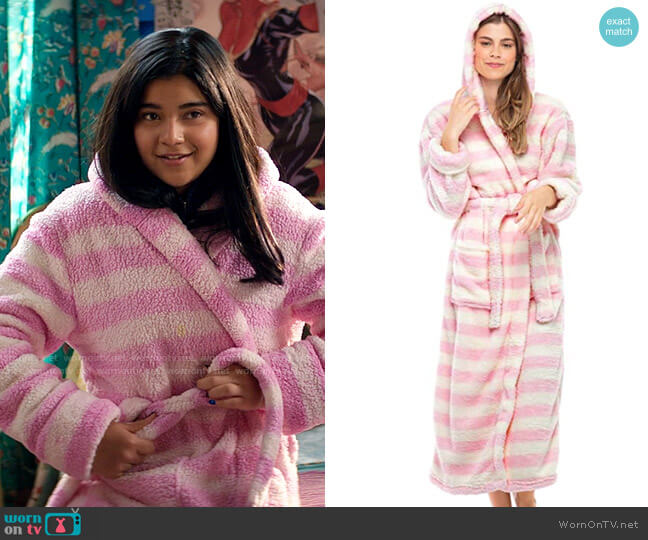 Alexander Del Rossa Plush Hooded Robe in Pink Cream Stripes  worn by Kamala Khan (Iman Vellani) on Ms. Marvel