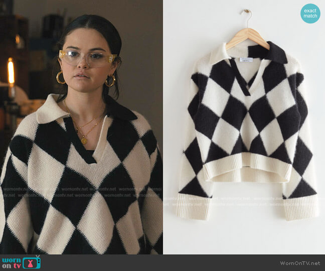 Checkered Jacquard Knit Sweater by & Other Stories worn by Mabel Mora (Selena Gomez) on Only Murders in the Building