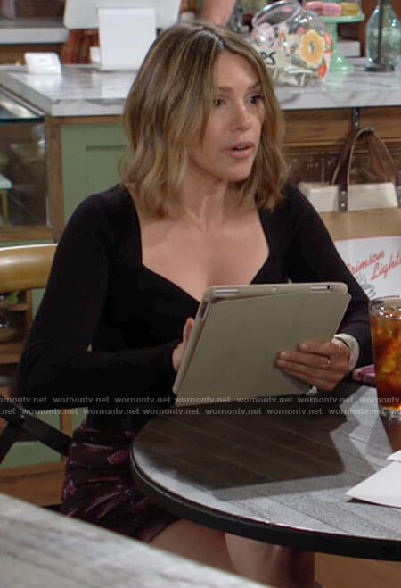 Chloe's printed mini skirt on The Young and the Restless