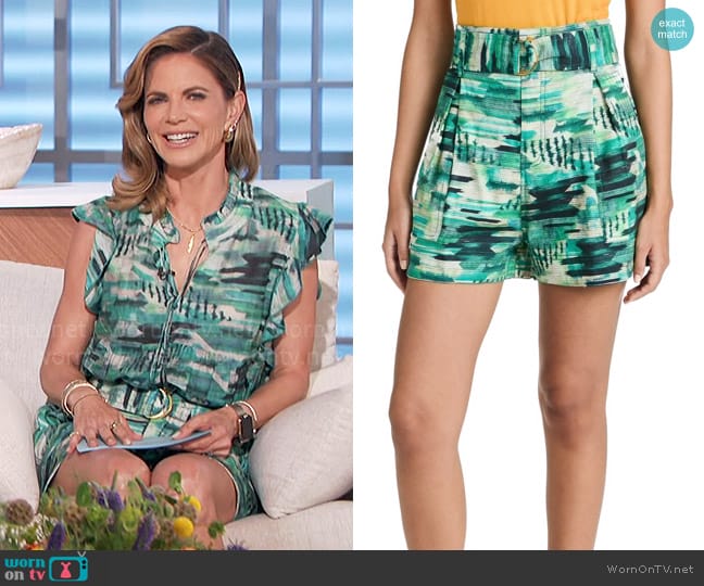 Chufy Nino Shorts in Sean Green worn by Natalie Morales on The Talk