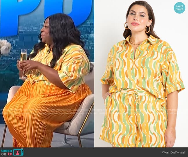 Short Sleeve Button Down Top by Eloquii worn by Loni Love on E! News