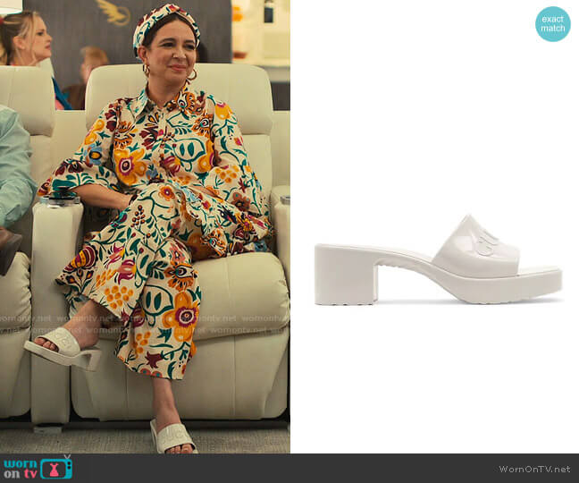 Gucci Rubber Slide Sandals worn by Molly Novak (Maya Rudolph) on Loot