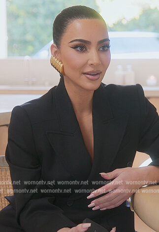 Kim's gold earrings on The Kardashians