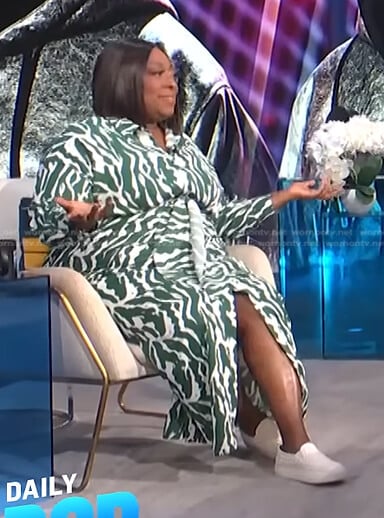 Loni's green animal print shirtdress on E! News Daily Pop