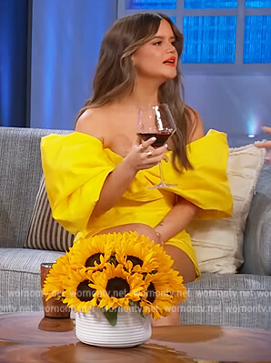 Maren Morris's yellow puff sleeve mini dress on The Kelly Clarkson Show