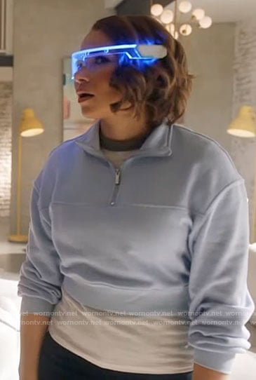 Nora’s light blue cropped sweatshirt on The Flash