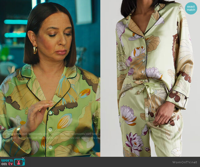 Olivia von Halle Lila Pajamas in Mint  worn by Molly Novak (Maya Rudolph) on Loot