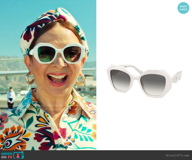 Prada 16WS Talc Sunglasses worn by Molly Novak (Maya Rudolph) on Loot