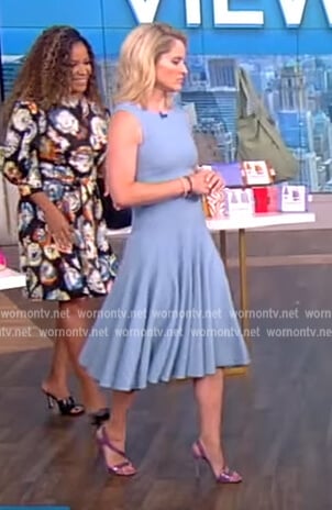 Sara’s purple strappy sandals on The View
