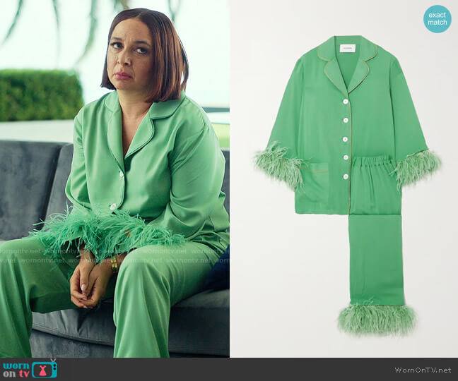 Sleeper Feather-trimmed crepe de chine pajama set worn by Molly Novak (Maya Rudolph) on Loot