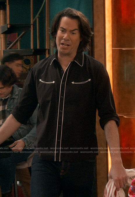 Spencer's black shirt with white trim on iCarly