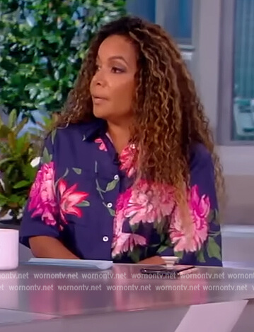 Sunny’s blue floral shirtdress on The View