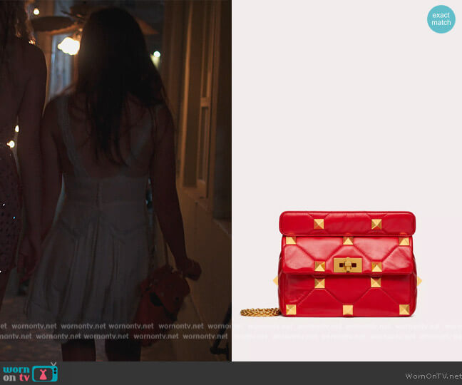Roman Stud Bag by Valentino worn by Juliette Fairmont (Sarah Catherine Hook) on First Kill