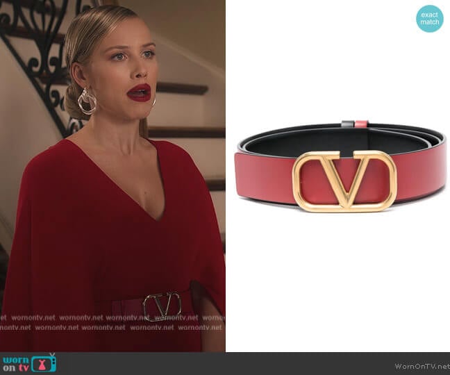 VLogo-buckle belt by Valentino worn by Elinor (Gracie Dzienny) on First Kill