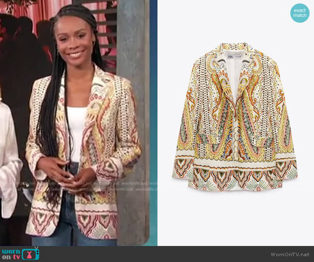 Printed Blazer by Zara worn by Kit Hoover  on Access Hollywood