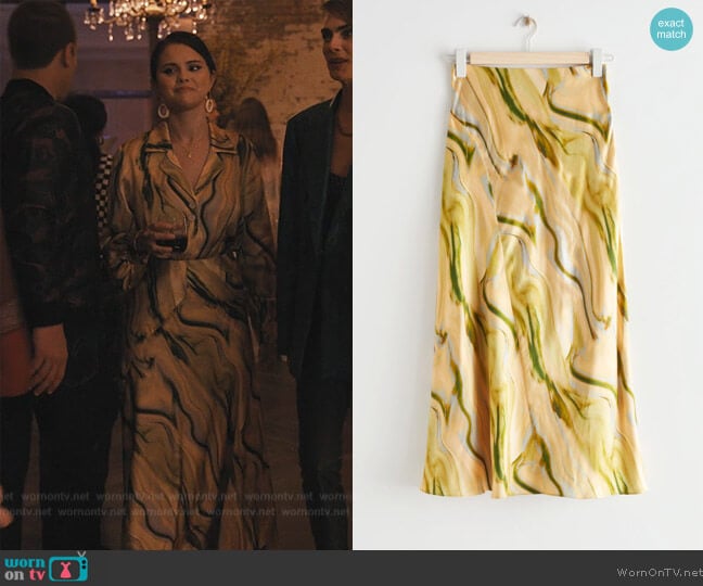 & Other Stories Printed Asymmetric Midi Skirt worn by Mabel Mora (Selena Gomez) on Only Murders in the Building