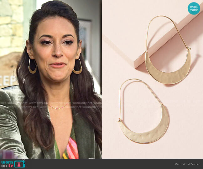Anthropologie Crescent Hoops worn by Amy (Angelique Cabral) on Maggie