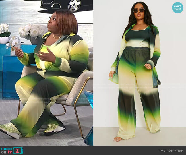 Boohoo Ombre Chiffon Beach Shirt and Trousers worn by Loni Love on E! News