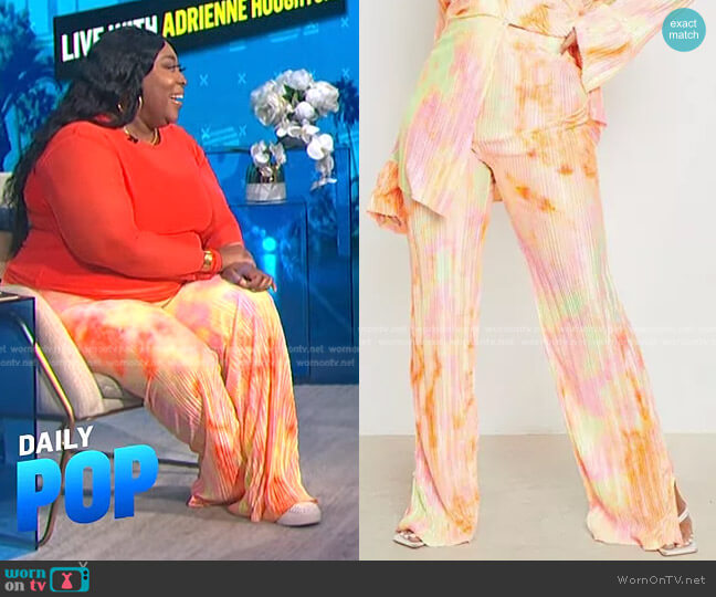 Plisse Tie Dye Ruffle Hem Trousers by Boohoo worn by Loni Love on E! News