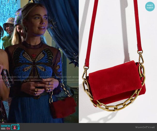Free People Charlie Chain Crossbody in Cherry Red worn by Maggie (Rebecca Rittenhouse) on Maggie