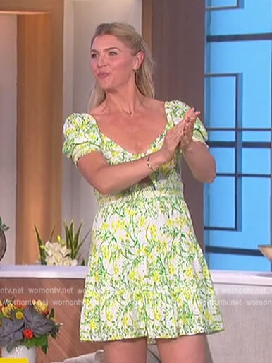 Amanda's green floral print tie front dress on The Talk