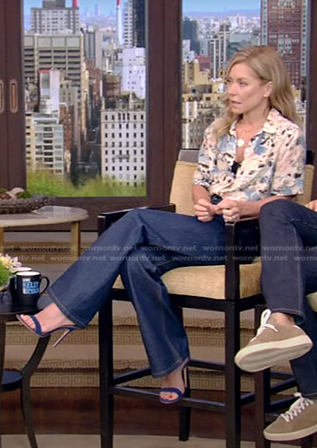 Kelly's bird print shirt and jeans on Live with Kelly and Ryan