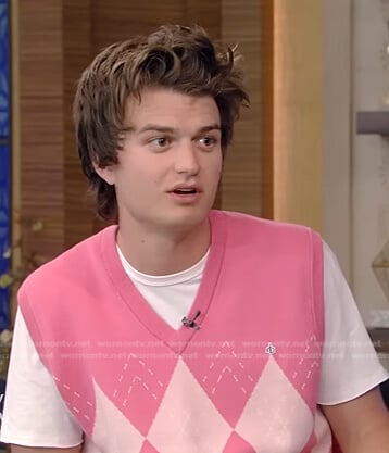 Joe Keery's pink argyle vest on Live with Kelly and Ryan
