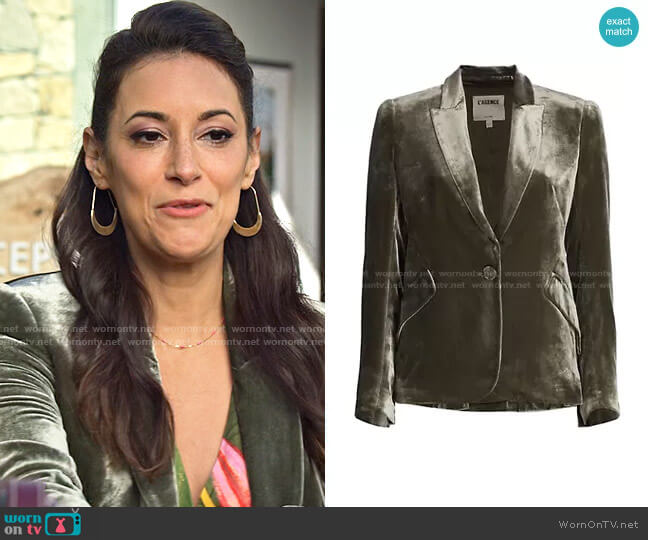 L'Agence Chamberlain Velvet Blazer worn by Amy (Angelique Cabral) on Maggie