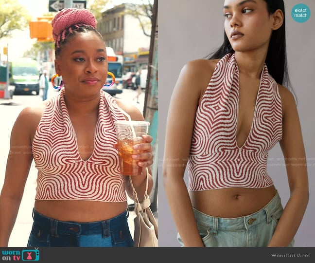 Urban Outfitters Isla Printed Convertible Halter Sweater worn by Phoebe (Phoebe Robinson) on Everythings Trash