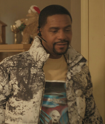 Darnell’s Alien graphic tee on The Chi