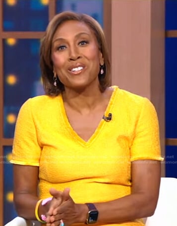 Robin’s orange v-neck knit dress on Good Morning America