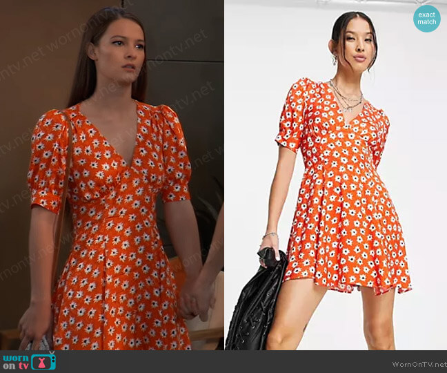 Floral V-Neck Swing Tea Dress in Red by Topshop worn by Esme (Avery Kristen Pohl) on General Hospital