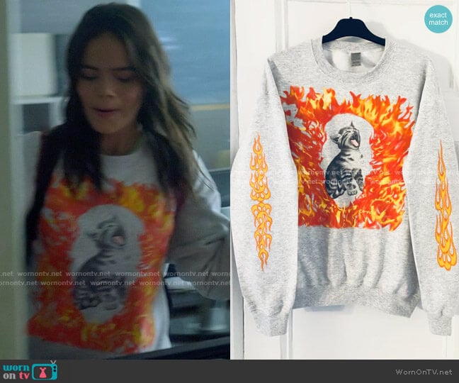 Wowch Feline Fire Sweatshirt worn by Minnie 'Mouse' Honrada (Malia Pyles) on Pretty Little Liars Original Sin